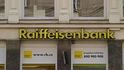Tuzemská Raiffeisenbank vykázala za první tři čtvrtletí letošního roku pokles čistého zisku o 15,5 procent na 1,37 miliardy korun. Celková aktiva banky vzrostla meziročně o necelá dvě procenta na 185,3 miliardy korun.