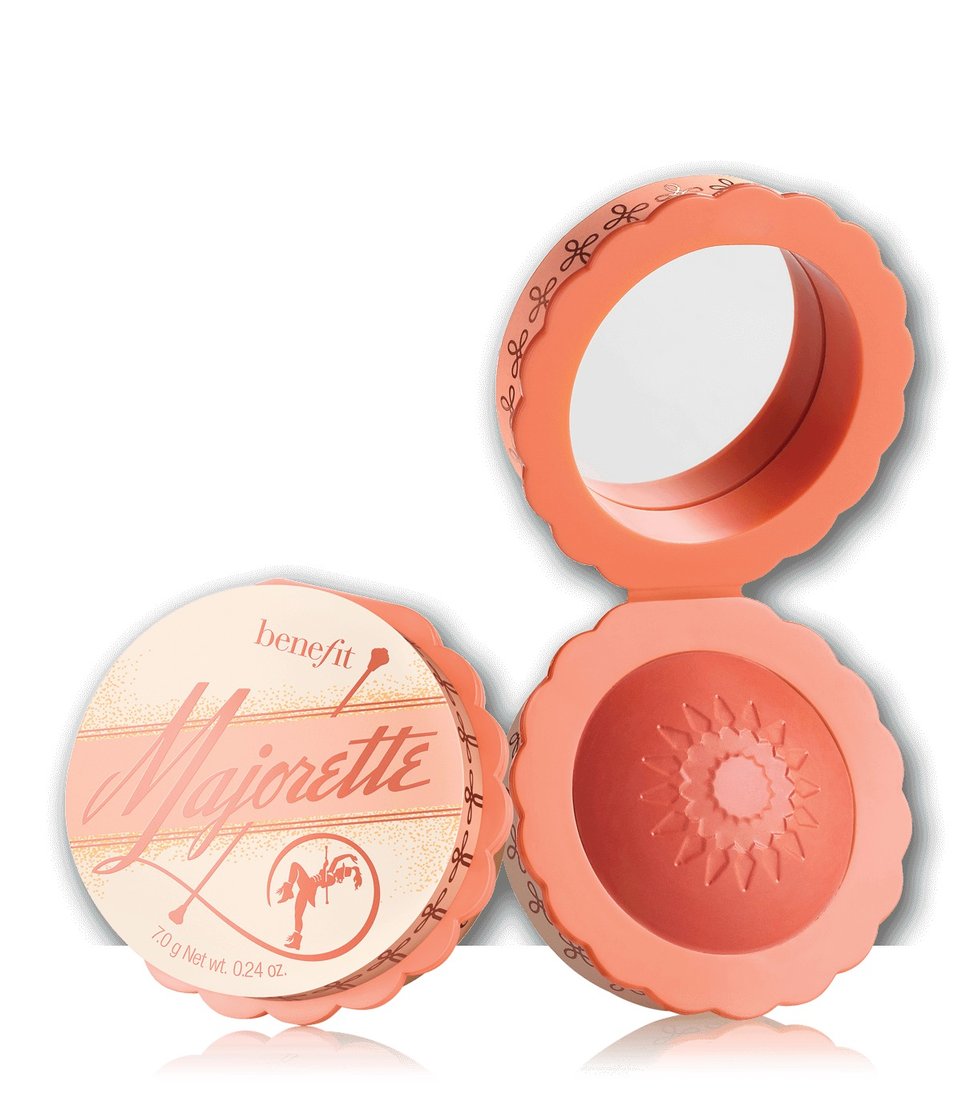 Benefit Cosmetics tvářenka Majorette, 1070 Kč, koupíte na www.sephora.cz