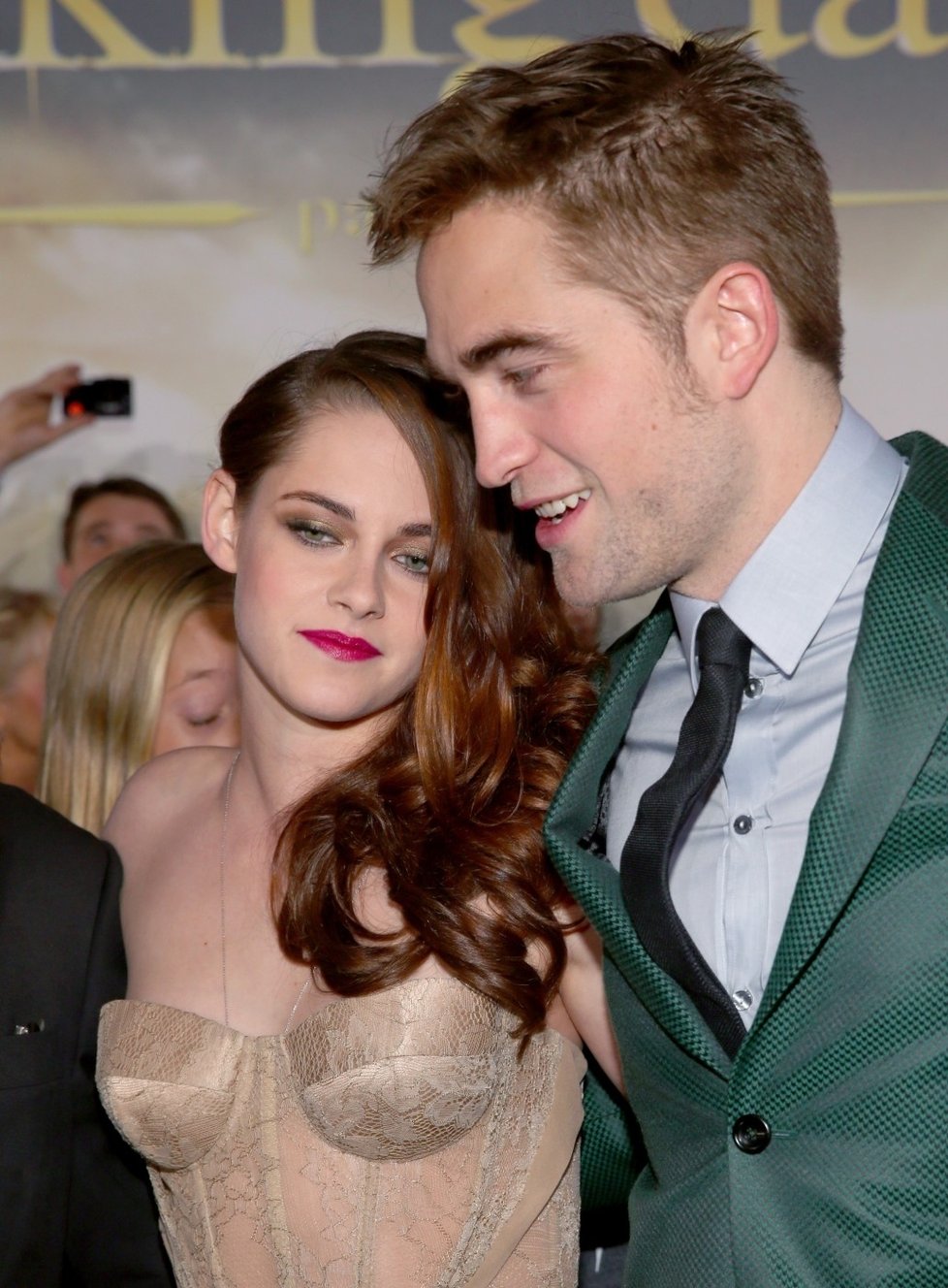 Kristen Stewart a Robert Pattinson na premiéře Stmívání
