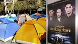 Davové šílenství: Fanoušci Twilight spí před kinem ve stanech!