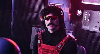 Dr Disrespect našel díru v systému a objevil se na Twitchi, kde má přísný zákaz vystupování