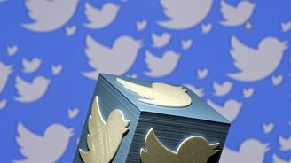 Zákaz politické reklamy na Twitteru zvýhodní ty, kteří jsou u moci, říká marketingový expert Horák