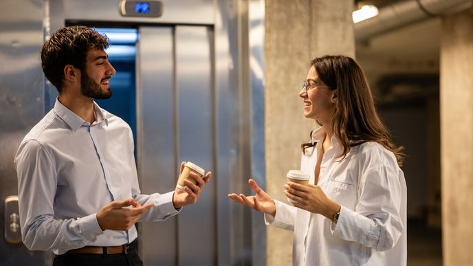 Nenávidím smalltalky! Nutit se do konverzace mi fakt nedává smysl Nenávidím smalltalky! Nutit se do konverzace mi fakt nedává smysl