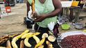 Prodej grilovaných banánů