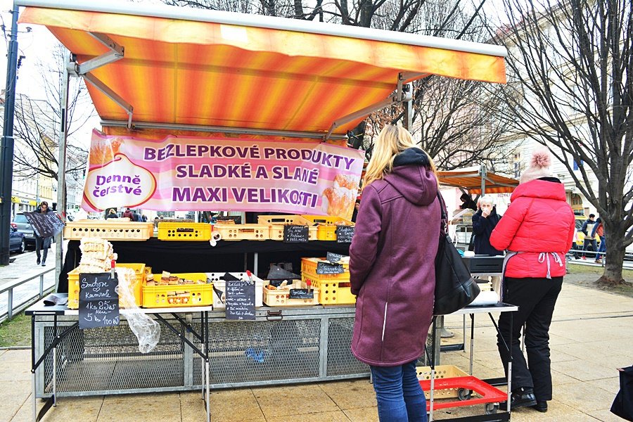 Farmářské trhy na Tylově náměstí nabízí výběr od pondělí do pátku z 20 stánků.