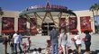 Angel Stadium v Anaheimu se po úmrtí Tylera Skaggse ponořil do smutku.