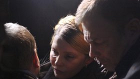 Tymošenková vypadala po propuštění velmi unaveně a zdrchaně