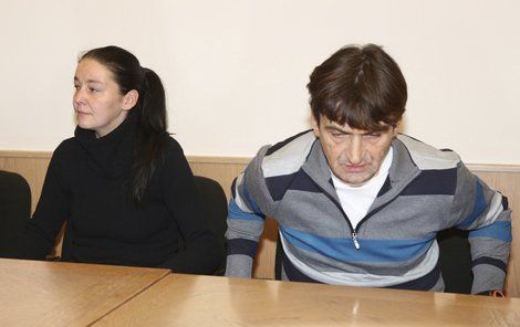 Libor Ch. dostal 6, jeho přítelkyně Danuše F. 5 let vězení.
