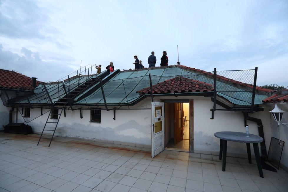 V rámci Noci sokoloven byla otevřena i střecha Tyršova domu, která nabídla netradiční pohled na malostranské střechy a panorama Prahy