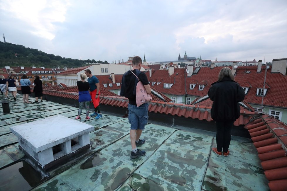 V rámci Noci sokoloven byla otevřena i střecha Tyršova domu, která nabídla netradiční pohled na malostranské střechy a panorama Prahy