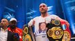 Tyson Fury se svými pásy pro mistra světa v těžké váze