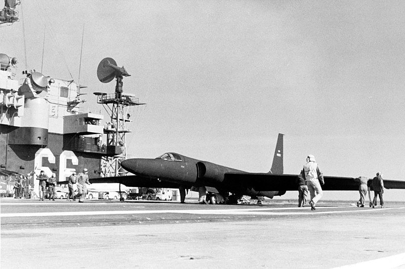 U-2 na palubě USS America