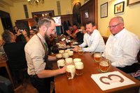 Zdražování v českých restauracích: Nejvíc nahoru jdou polévky. Pivo čeká dramatický šok