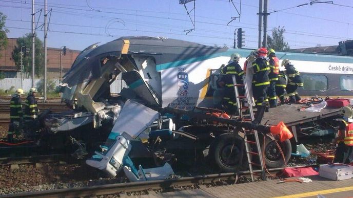 U Studénky na Novojičínsku se 22. července srazil na zabezpečeném přejezdu vlak Pendolino s kamionem. Srážka si vyžádala jeden lidský život.