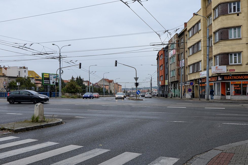 Od středy až do 1. listopadu bude uzavřená frekventovaná silnice U Trati poblíž centra Plzně. Důvodem je rekonstrukce vozovky.