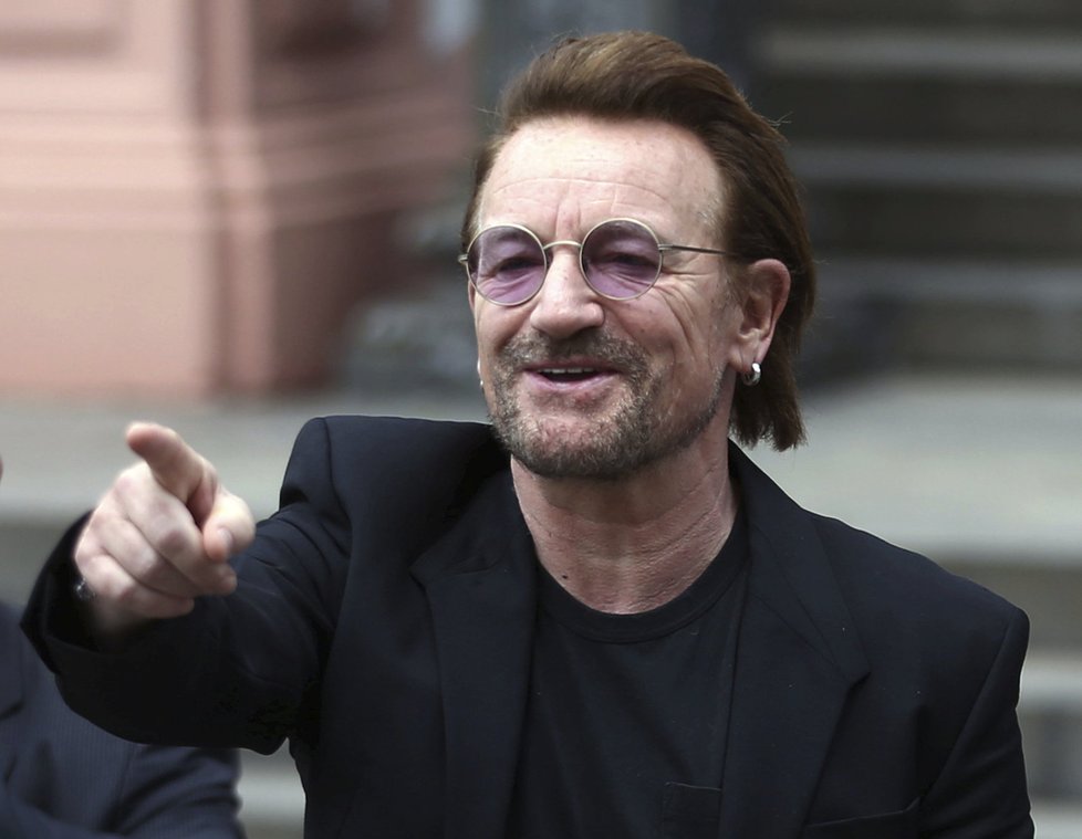 Zpěvák skupiny U2 Bono Vox.