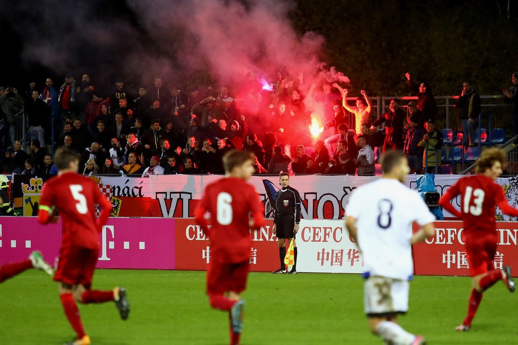 Čeští fanoušci přišli podpořit Lvíčata do Ústí nad Labem