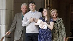 Hillary potřetí babičkou. Chelsea Clintonová oznámila narození dalšího dítěte