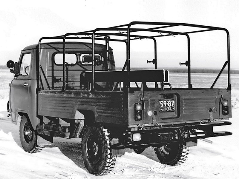 UAZ 3303