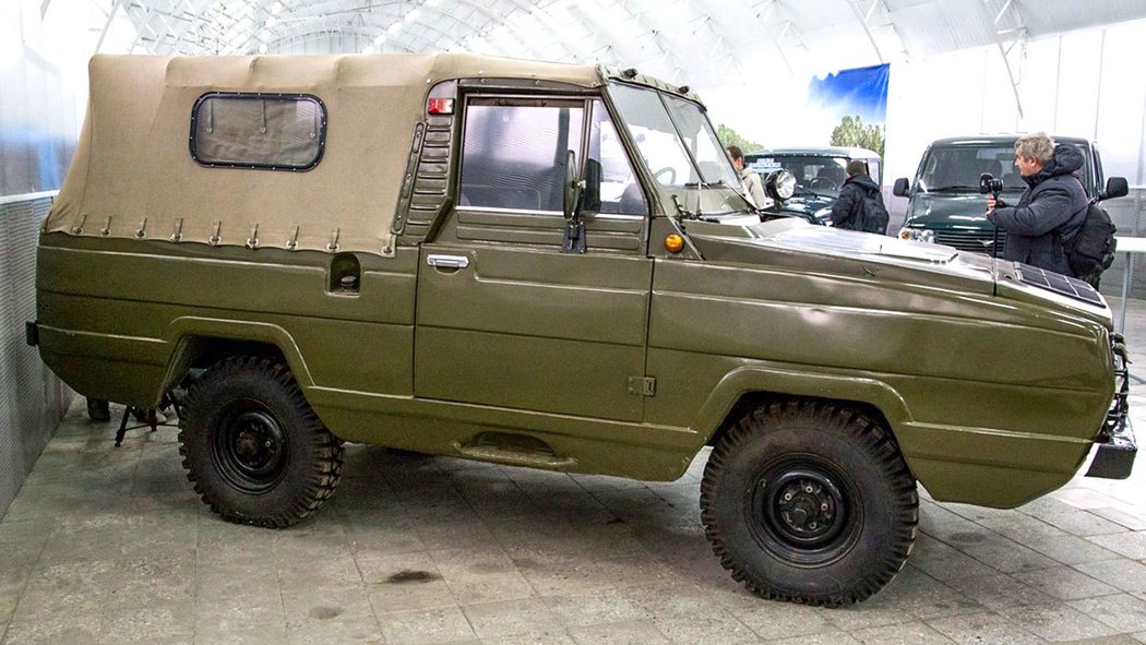 UAZ-3907