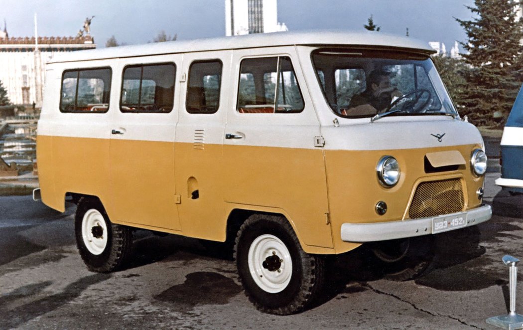 UAZ 452