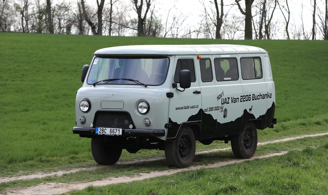 UAZ 2206 Buchanka