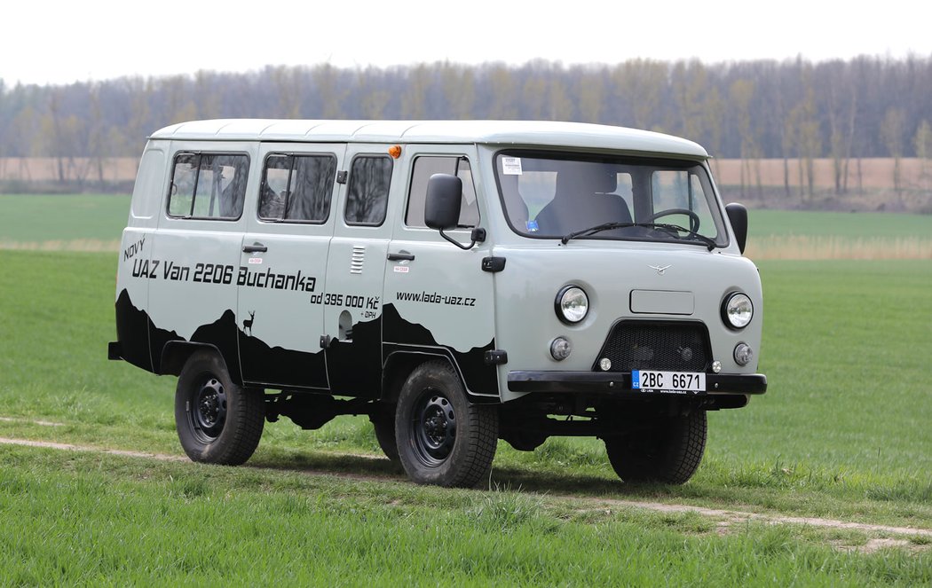 UAZ 2206 Buchanka