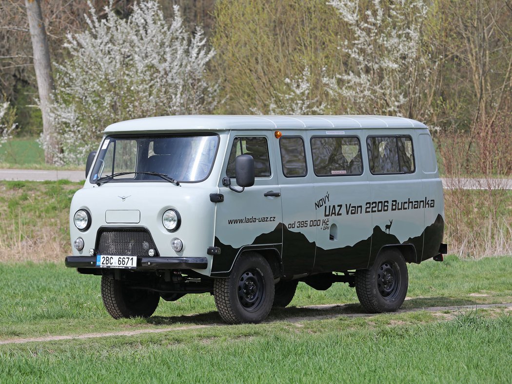 UAZ 2206 Buchanka