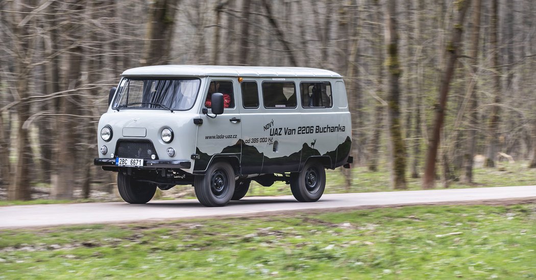 UAZ 2206 Buchanka