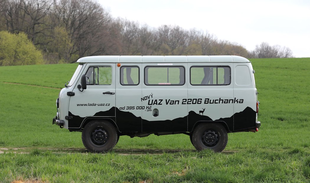 UAZ 2206 Buchanka