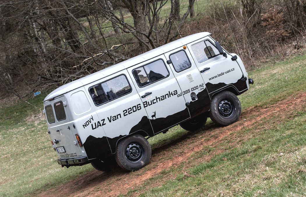 UAZ 2206 Buchanka