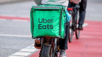 Uber Eats odkládá návrat do Česka. Evropskou expanzi brzdí souboj o Delivery Hero Uber Eats odkládá návrat do Česka. Evropskou expanzi brzdí souboj o Delivery Hero