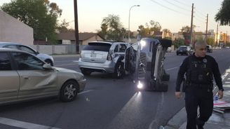 Uber po nehodě v USA stáhl všechny samořídící vozy