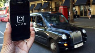 Část Londýňanů bojuje za Uber, sepsali petici. Zákazu však firma čelila i v jiných městech