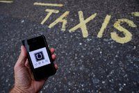 Uber v Londýně asi přijde o licenci. Úřad nechá taxislužbu jezdit jen do září