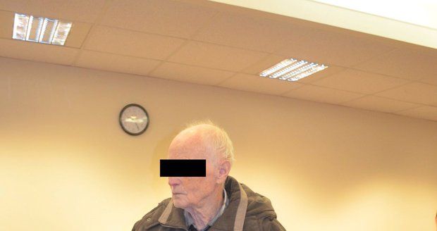 Stařec (87) ukopal manželku (†81), do vězení ale nepůjde! Nic si prý nepamatuje