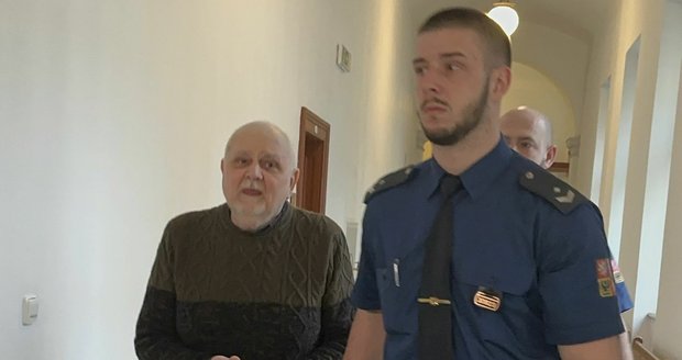 Ladislav Ubl (66) za ubodání přítelkyně (†59) dostal 14 let vězení.