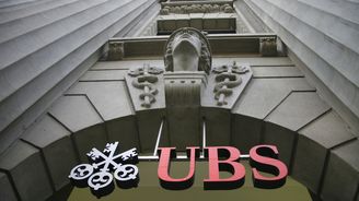 Ranní check: Banka UBS převezme krachujícího rivala, Trumpovi údajně hrozí zatčení