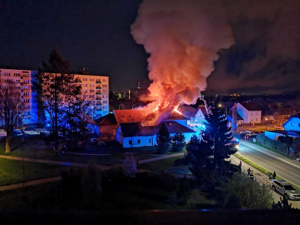 Pavel Habánek zaznamenal likvidaci požáru ubytovny na okraji Tábora