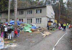 Ubytovny jsou nevhodným prostředím pro rodiny s dětmi.