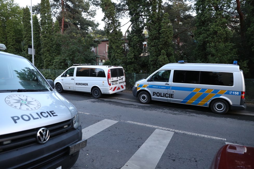 Pražská policie prošetřuje úmrtí osoby na ubytovně ve Štěchovické ulici ve Strašnicích.