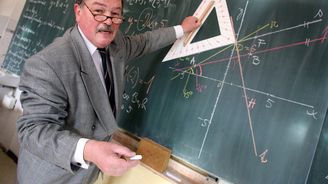 Tarif platů by mohl růst od dvou procent, učitelé si polepší o desetinu Tarif platů by mohl růst od dvou procent, učitelé si polepší o desetinu