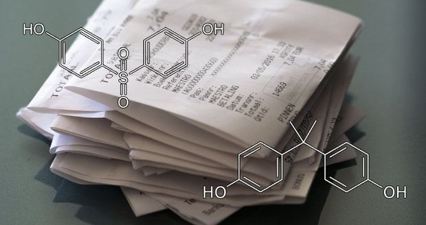 Nebezpečnou chemikálii v účtenkách nahradila jiná. Trvá i hrozba pro těhotné ženy?