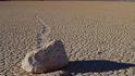 Jednou z nejslavnějších záhad Údolí Smrti byly donedávna zdánlivě samovolně se pohybující kameny