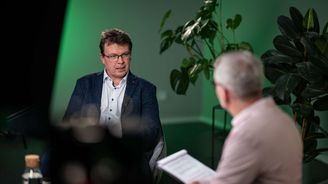 Rybolov vzrostl od války šestkrát. Ohrožených druhů jsou tisíce, říká Tomáš Policar z Jihočeské univerzity Rybolov vzrostl od války šestkrát. Ohrožených druhů jsou tisíce, říká Tomáš Policar z Jihočeské univerzity