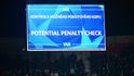 UEFA chce vrátit rozhodčím na hřišti více pravomocí