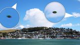 Další nezvratný důkaz o existenci UFO! Fotograf zachytil záhadné objekty nad Británií