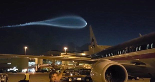 UFO nebo jen mrak? Pracovníky letiště v Miami překvapil zvláštní fenomén