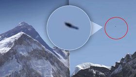 UFO bylo vyfoceno nad Mount Everestem.