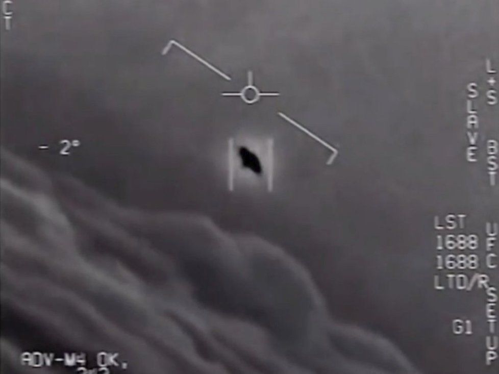 Americké námořnictvo potvrdilo pravost záznamů s UFO.